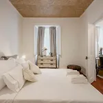 905 Апартаменты *