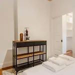Апартаменты 905 *