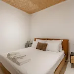Апартаменты 905 *