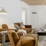 Апартаменты 905