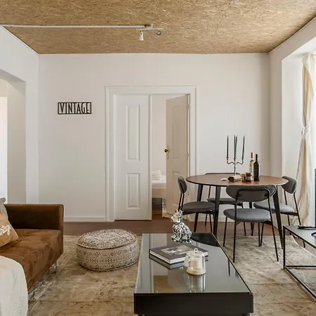 905 * Lisbon