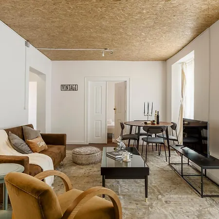 905 Apartment *