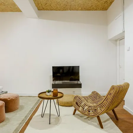 Apartment 905