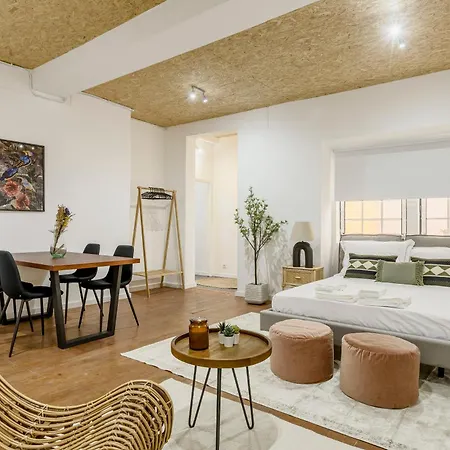 905 Apartment *