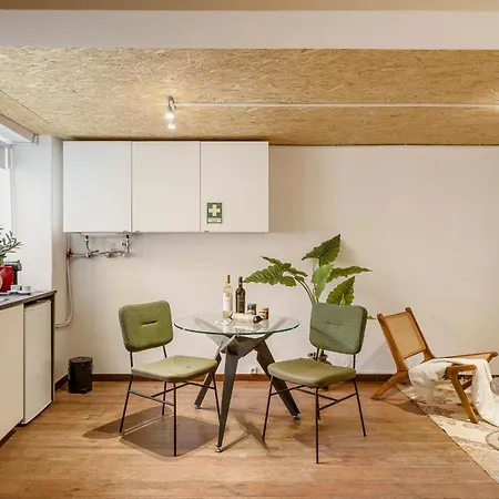 Apartment 905 *