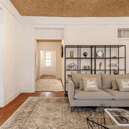 905 Apartment *