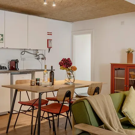 905 Apartment *