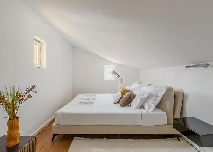 905 Διαμέρισμα *